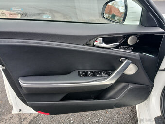 Kia Stinger 2.0 T-GDi 188kW 4x4 - 12