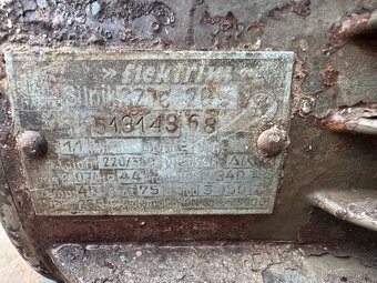 Elektromotory + dalsi - 12