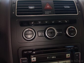 VW Touran TGI CNG r.v.2015 původ CR - 12