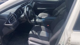 Toyota Camry Hybrid Business Edition - 12