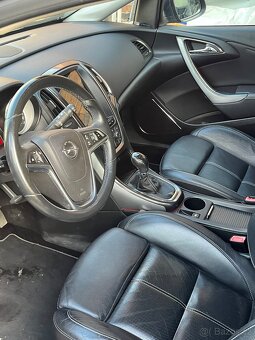Opel Astra J P 10 1.6i Turbo - 12