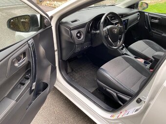 Toyota Auris 1.8i HYBRID, model 2019, naj.88xxx km - 12