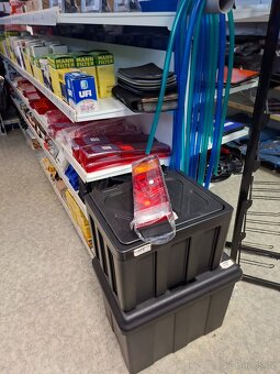 Prodám náhradní díly + autodoplňky pro kamiony. - 12