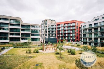 Pronájem nového klimatizovaného bytu 1+kk 36 m² + 6 m² teras - 12