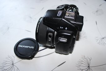 OLYMPUS SP- 570UZ - 12