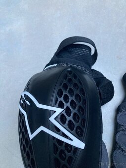 Alpinestars chrániče kolen - 12