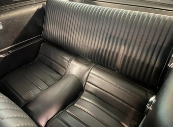 Ford Mustang Fastback - 12