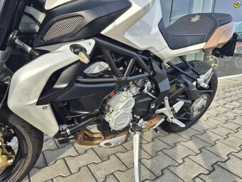 MV Agusta Brutale 675 - 12