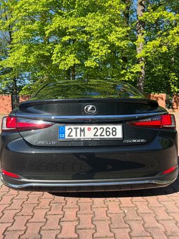 prakticky nový lexus es300h ve špičkové výbavě, cena bez dph - 12