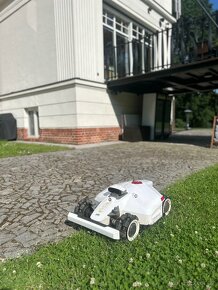 GPS robotická sekačka MAMMOTION LUBA 2 - 12