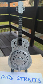 Zmenšené dřevěné repliky kytar k dekoraci (ruční práce) - 12