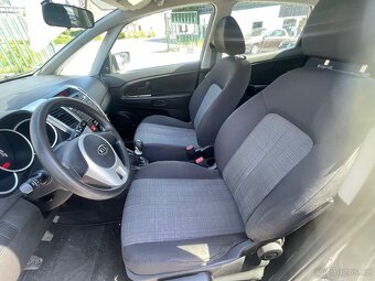 Kia Venga 1,6 i 92 kw - 12