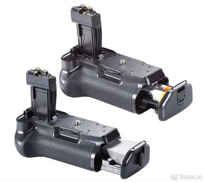 Canon EOS 550D + 18-55mm IS + 50mm + Battery holder - 12
