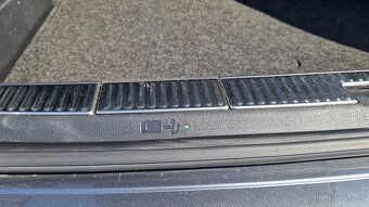 Superb Combi 2.0TSI, DSG, NAV, tažné, nez. topení - 12