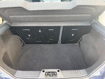 Ford Fiesta 1.2i 60kW/2010/5 dveří / klima/ Výhřev - 12