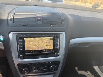 Škoda Octavia 2 kombi 2.0 TDI 103 KW, XENONY, NAVIGACE - 12