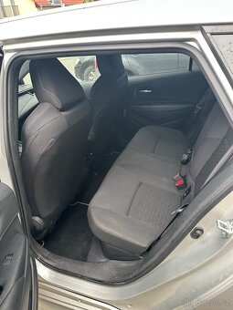 Toyota Corolla 1.8 Hybrid 2021 🚗 - 12