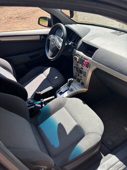 Opel Astra H 1.9 88kw - 12
