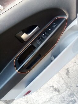Kia Ceed - 12