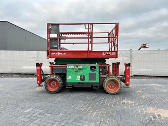 Terénní nůžková plošina SkyJack SJ 6832 RT - 12