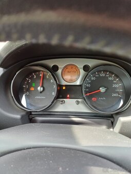 Nissan Qashqai 2.0 4x4 benzín - 12
