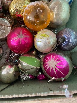 staré vánoční ozdoby světýlka baňky vánoční ozdoby - 12