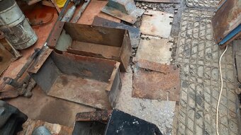 Zetor6711/6911-kastliky nářadí a baterky - 12