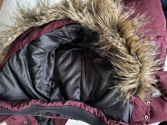 DÁMSKA BUNDA GUESS vel.M - 12