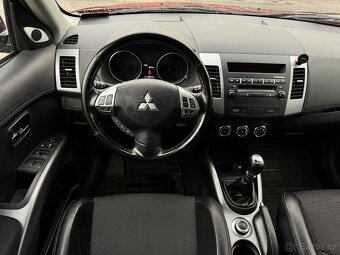 Mitsubishi Outlander 2.2Di-D 130kW 4x4, nez. topeni, 7míst - 12