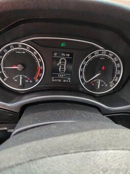 Škoda Octavia combi 2.0 TDI RS - 12