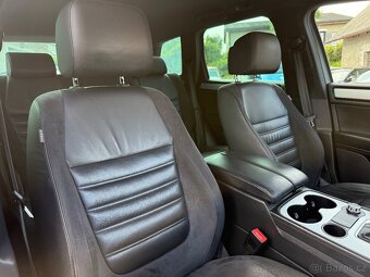 VW Touareg 3.0tdi 180kw 2013 (360/ZF8/NAVI/PRUŽINY/TAŽNE) - 12