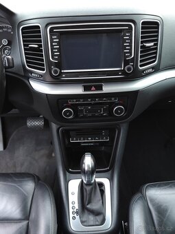 VW Sharan 2.0 TDI DSG HIGHLINE 7 miestny - 12
