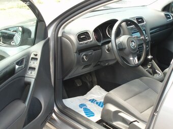 Volkswagen Golf 1,6Mpi aut.klima,parksenzory,po dovozovéSTK - 12