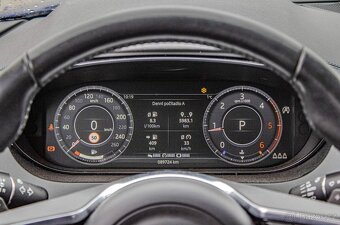 Jaguar E-Pace 2.0 R-Dynamic SE AWD A9 132kW - 12