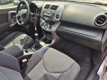Toyota RAV4,2.2D-4D,100KW,4x4,NEMÁ DPF,BEZ KOROZE,R.V.2007 - 12