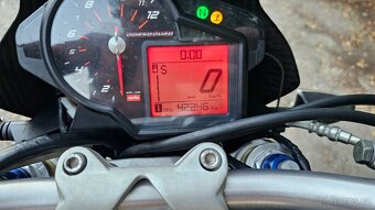 Aprilia Dorsoduro 750 r.v. 2010 - 12