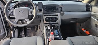 Jeep Grand Cherokee Laredo - 12