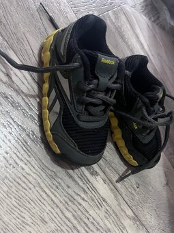 Značkové oblečení a boty - 12