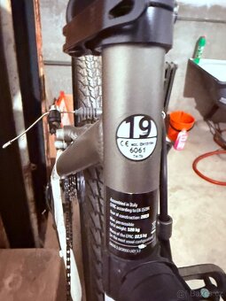 Dámské trekové elektrokolo MTF - 12