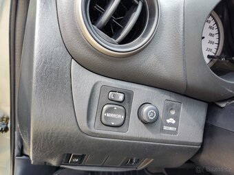 Toyota Rav trvalá 4X4 39 500 km benzín - 12