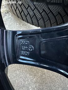 Alu kola Mercedes C klasse  w205 r18 stav novych - 12