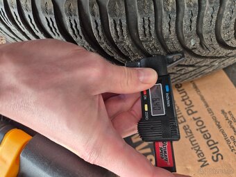 Zimní kola 215/60 R16 - 12