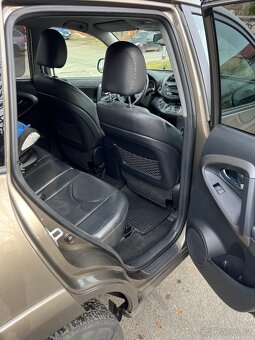 Toyota Rav 4 - 12