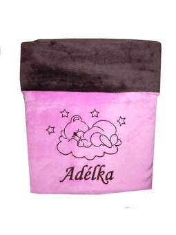 Deka s výšivkou jména na přání více barev - 12