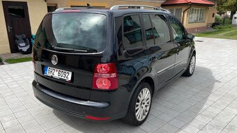 Touran 2.0 TDI 103kW motor BMM, výbava HIGHLINE - 12