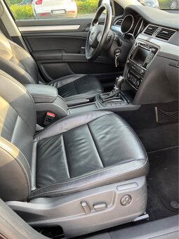 Škoda Superb combi 2.0 TDI 125 kw DSG.   MAXIMÁLNÍ VÝBAVA - 12