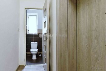 PRONÁJEM DOMU SE DVĚMA BYTY PO REKONST., 333 M2, NA POZEMKU - 12