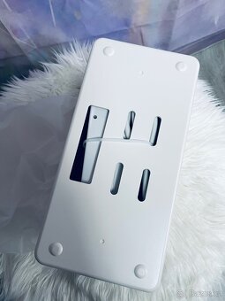 BEVA ochranný box se zásuvkou - 12