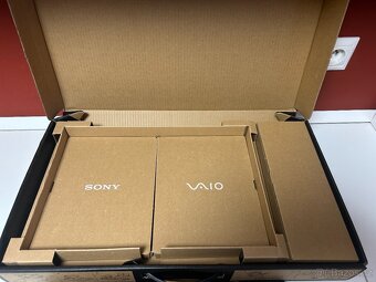 Sony VAIO SVE2V9E – stylový notebook s vadou - 12