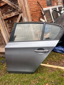 Prodám náhradní díly z BMW E87 - 12